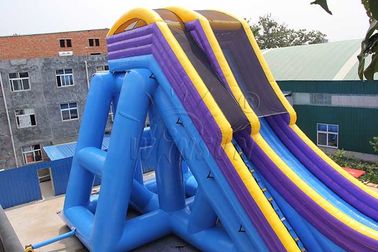 중국 드롭킥 만들어지는 거대한 팽창식 스포츠 게임/물 미끄럼 0.9mm PVC 공장