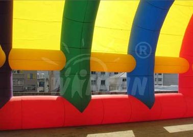 중국 하는 다채로운 팽창식 사건 천막 15x9x6.5m 비독성 PVC 물자 공장